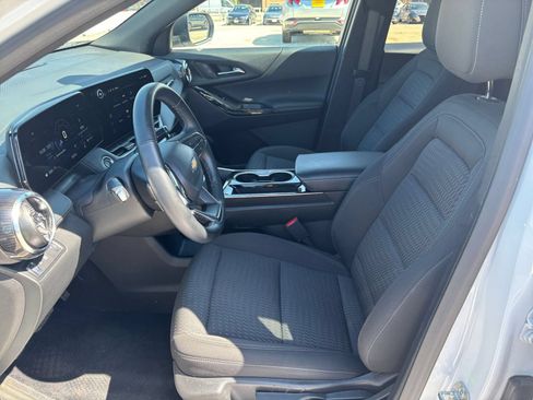 Used 2025 Chevrolet Equinox LT FWD image 27