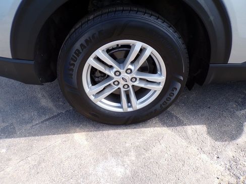 Used 2020 Ford Explorer XLT w/ Equipment Group 202A image 10