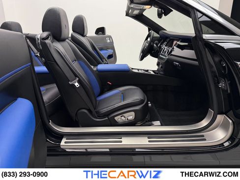 Used 2019 Rolls-Royce Dawn image 42