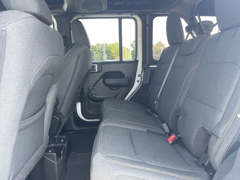 Used 2024 Jeep Wrangler Unlimited Sport AWD/4WD image 29