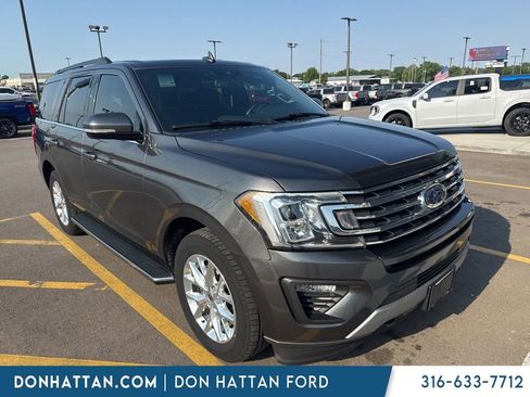 Used 2020 Ford Expedition XLT w/ Equipment Group 202A AWD/4WD image 2