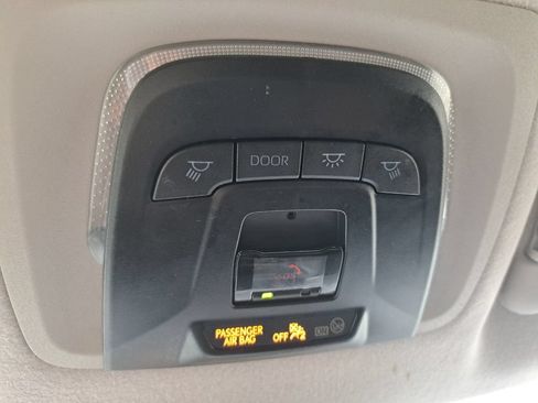 Used 2025 Toyota Corolla Cross XLE FWD image 18