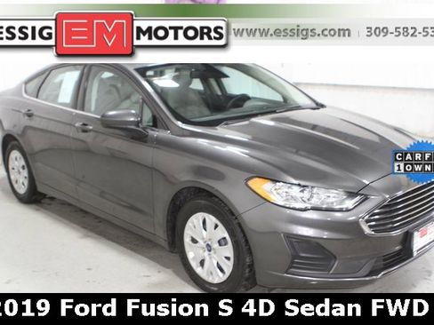 Used 2019 Ford Fusion S image 1