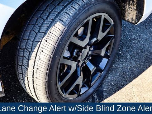 Used 2021 Chevrolet Tahoe Z71 w/ Luxury Package image 40