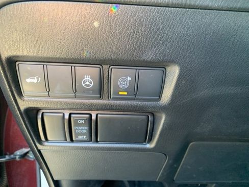 Used 2022 Nissan Armada Platinum w/ Captain's Chairs Package image 16