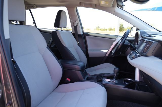 Used 2017 Toyota RAV4 XLE w/ Carpet Mat Package AWD/4WD image 15