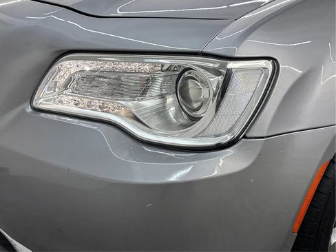 Used 2017 Chrysler 300 C image 34
