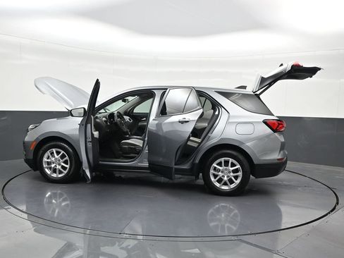Used 2024 Chevrolet Equinox LS w/ Driver Confidence II Package FWD image 37