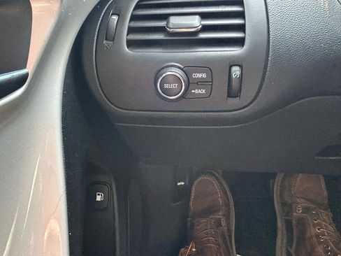 Used 2014 Chevrolet Volt FWD image 24