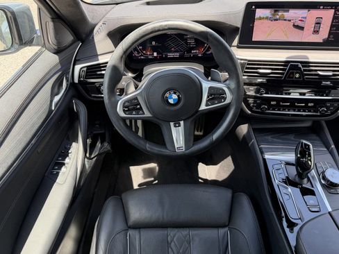 Used 2023 BMW M550i xDrive w/ Dynamic Handling Package AWD/4WD image 15