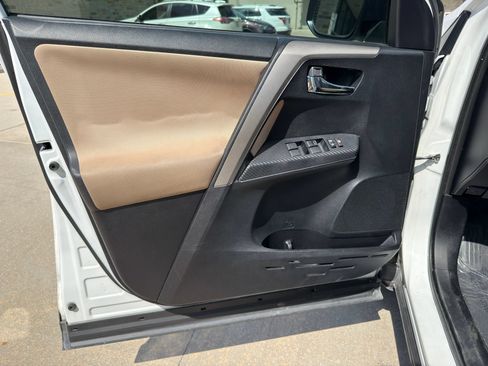 Used 2014 Toyota RAV4 XLE FWD image 24