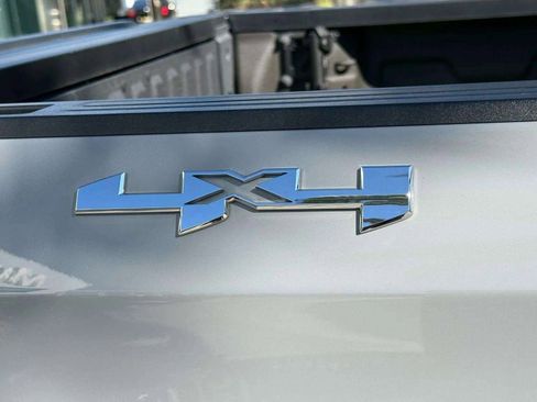 Used 2024 GMC Sierra 1500 Elevation image 18