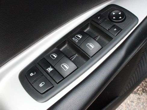 Used 2020 Dodge Journey SE w/ Blacktop Package FWD image 19