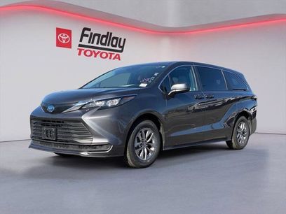 Certified 2025 Toyota Sienna LE