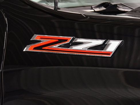 Used 2021 Chevrolet Silverado 1500 LT Trail Boss w/ Convenience Package II image 10