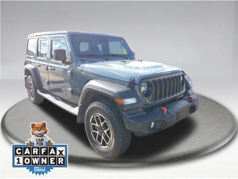 Used 2024 Jeep Wrangler Unlimited Sport AWD/4WD image 2