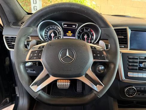 Used 2014 Mercedes-Benz GL 63 AMG 4MATIC w/ Accessory Chrome Package image 40
