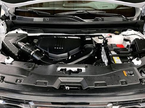 Used 2025 GMC Acadia AT4 image 30