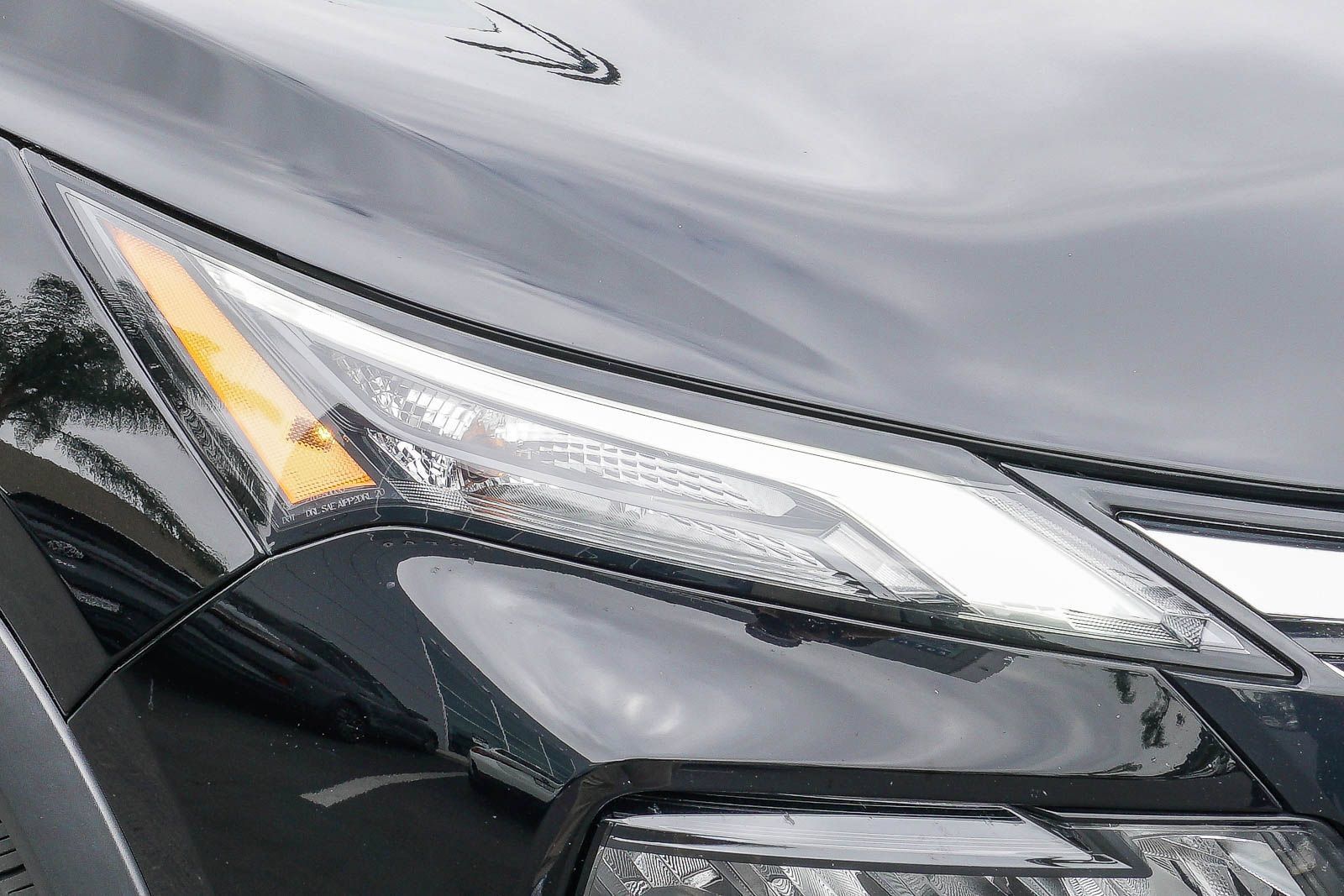 Used 2024 Nissan Rogue S FWD image 4