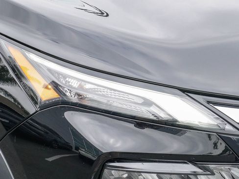 Used 2024 Nissan Rogue S FWD image 4