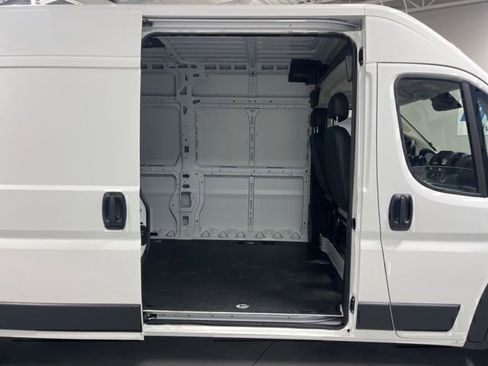 New 2026 RAM ProMaster 2500 w/ Convenience Group image 20