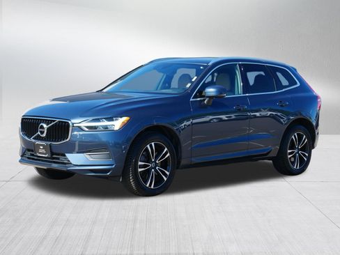 Used 2018 Volvo XC60 T6 Momentum w/ Vision Package AWD/4WD image 2