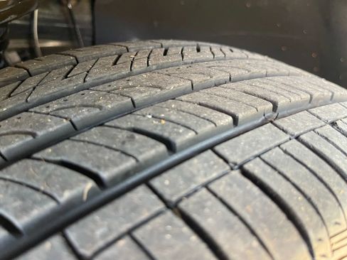 Used 2021 Volkswagen Tiguan SE image 10