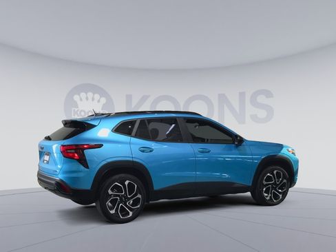 New 2026 Chevrolet Trax RS w/ Sunroof Package image 2