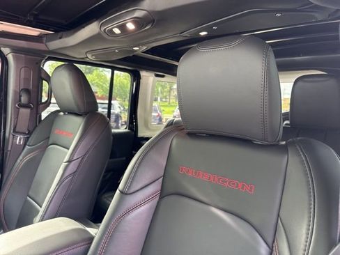 Used 2024 Jeep Wrangler Unlimited Rubicon AWD/4WD image 18