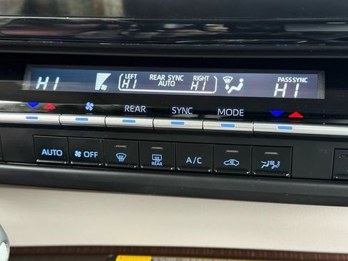 Certified 2024 Toyota Sienna XLE image 18