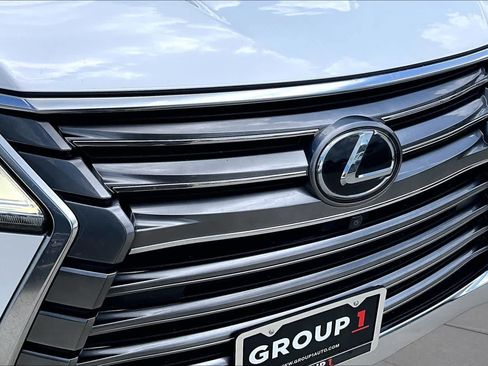 Used 2017 Lexus LX 570 4WD image 28