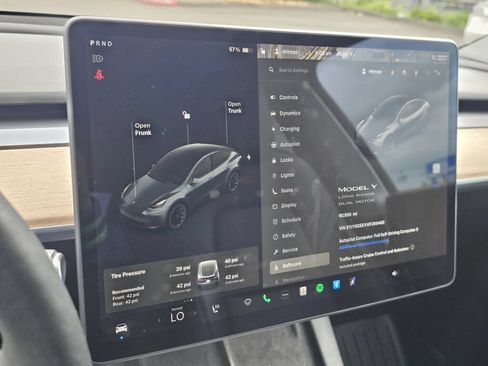 Used 2021 Tesla Model Y Long Range AWD/4WD image 39