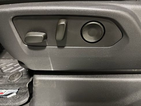 Used 2022 Chevrolet Silverado 1500 LTZ w/ LTZ Premium Package image 15