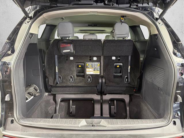 Used 2025 Toyota Sienna XLE w/ XLE Plus Package FWD image 18