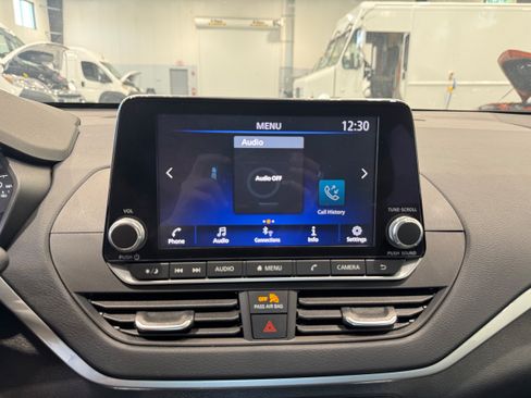 Used 2025 Nissan Altima 2.5 S FWD image 16