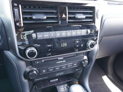 Certified 2023 Lexus GX 460 Luxury w/ Accessory Package AWD/4WD image 19