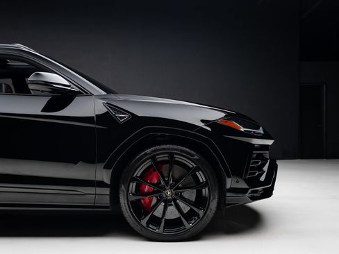Used 2019 Lamborghini Urus AWD/4WD image 37