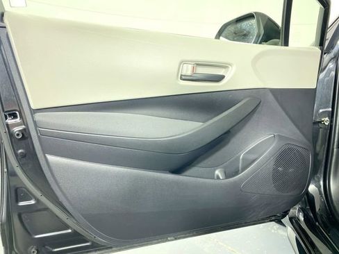 Used 2022 Toyota Corolla LE FWD image 17