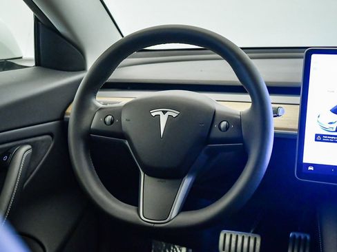 Used 2021 Tesla Model 3 Performance image 13