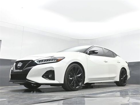 Used 2023 Nissan Maxima SR w/ Sport Mat Group image 44