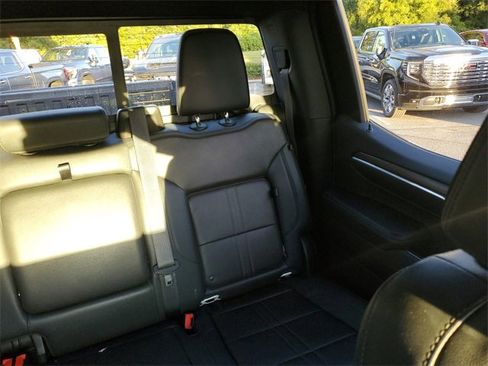 Used 2022 Chevrolet Silverado 1500 High Country w/ High Country Premium Package image 14