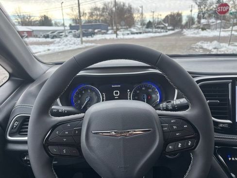 New 2026 Chrysler Pacifica Select w/ S Appearance Package image 13