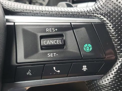 Used 2024 Mitsubishi Outlander SE image 13