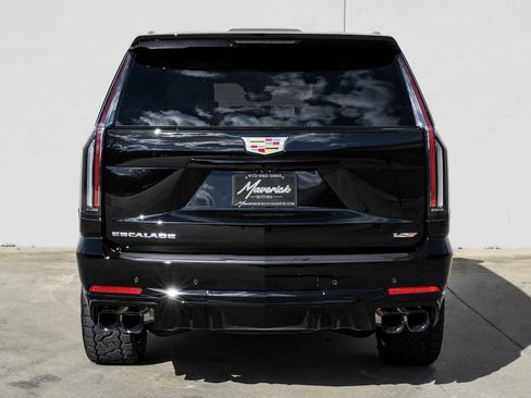 Used 2025 Cadillac Escalade V w/ LPO, Floor Liner Package image 10