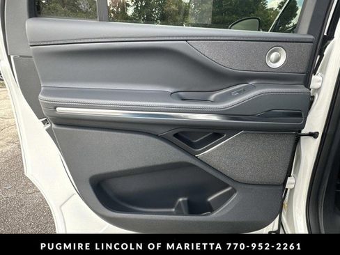 New 2025 Lincoln Navigator L Reserve w/ Jet Appearance Package image 25