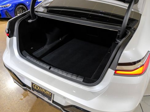 Used 2024 BMW 740i w/ Premium Package 2 image 64