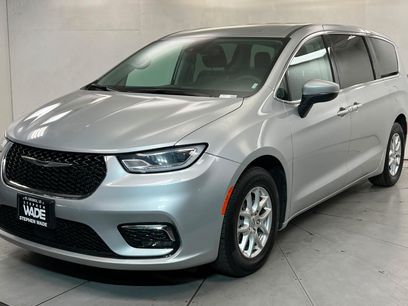 Used 2023 Chrysler Pacifica Touring-L