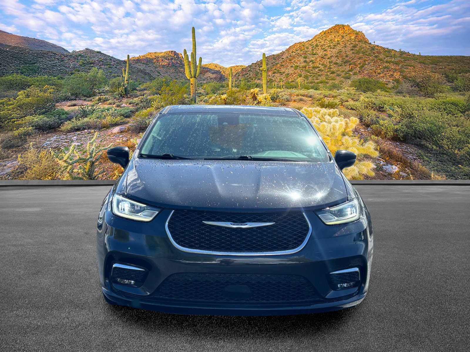 Used 2023 Chrysler Pacifica Touring-L FWD image 9