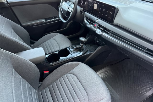 Used 2025 Kia K4 EX FWD image 18