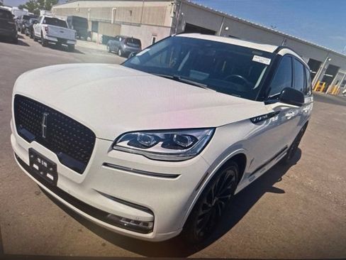 Used 2024 Lincoln Aviator Reserve w/ Equipment Group 201A AWD/4WD image 1